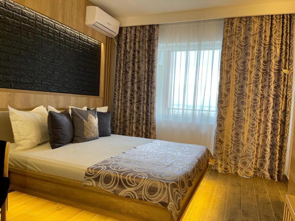 Hotel Tomis Mamaia Extérieur photo